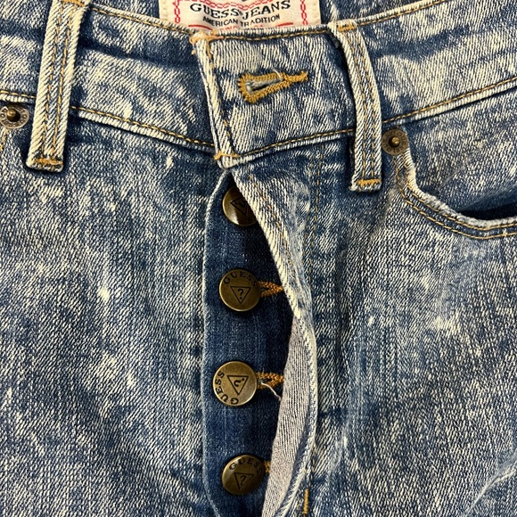 GUESS Denim Shorts In Acid Indigo Wash size 27 - Picture 6 of 6